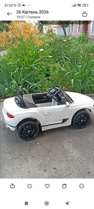 Продам електромобіль дитячий