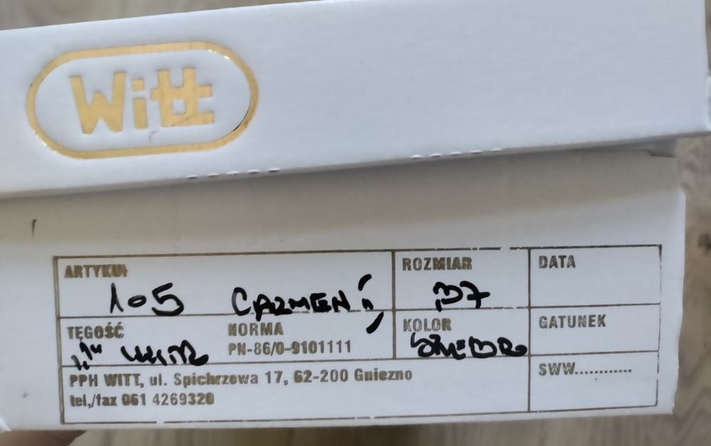 Idealne srebrne szpilki ślubne Witt z kwiatowym zdobieniem z kryształk