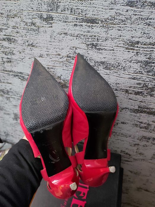 Розкішні нарядні туфлі лодочки на шпильці розмір 37,5 Queen