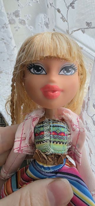 Лялька Bratz 


+1
Лялька Bratz Рая з серії "Навчання за кордоном" (Br