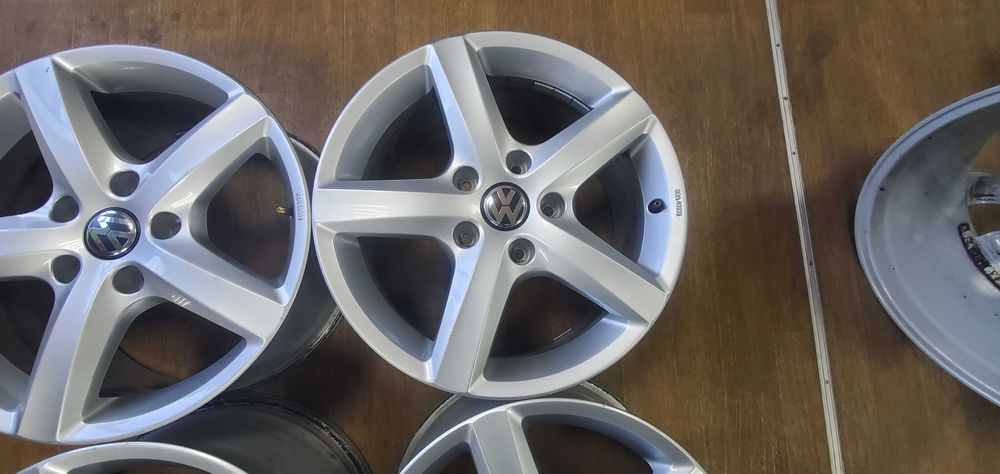 Диски 5 130 R18 Volkswagen Toureg 8J, R18, ET53, ЦО71,5 Оригінал