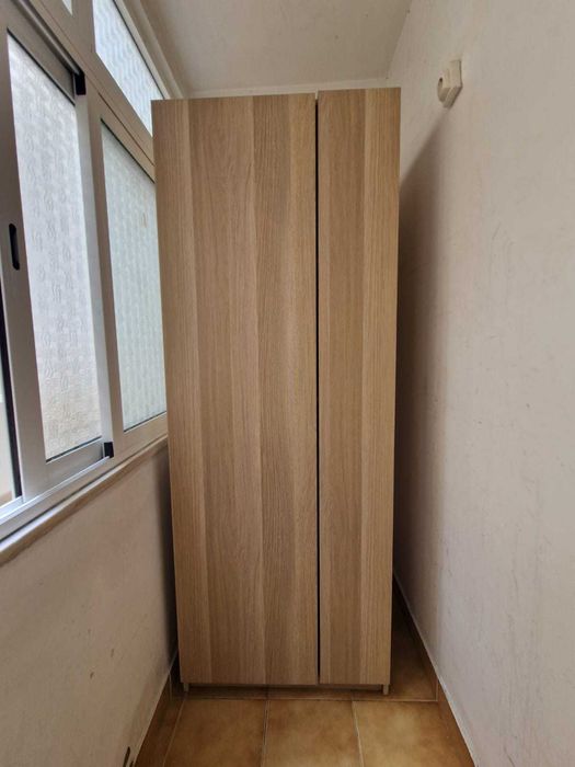 Armário PAX 75x58x201 cm – Excelente estado + 4 prateleiras + 2 portas