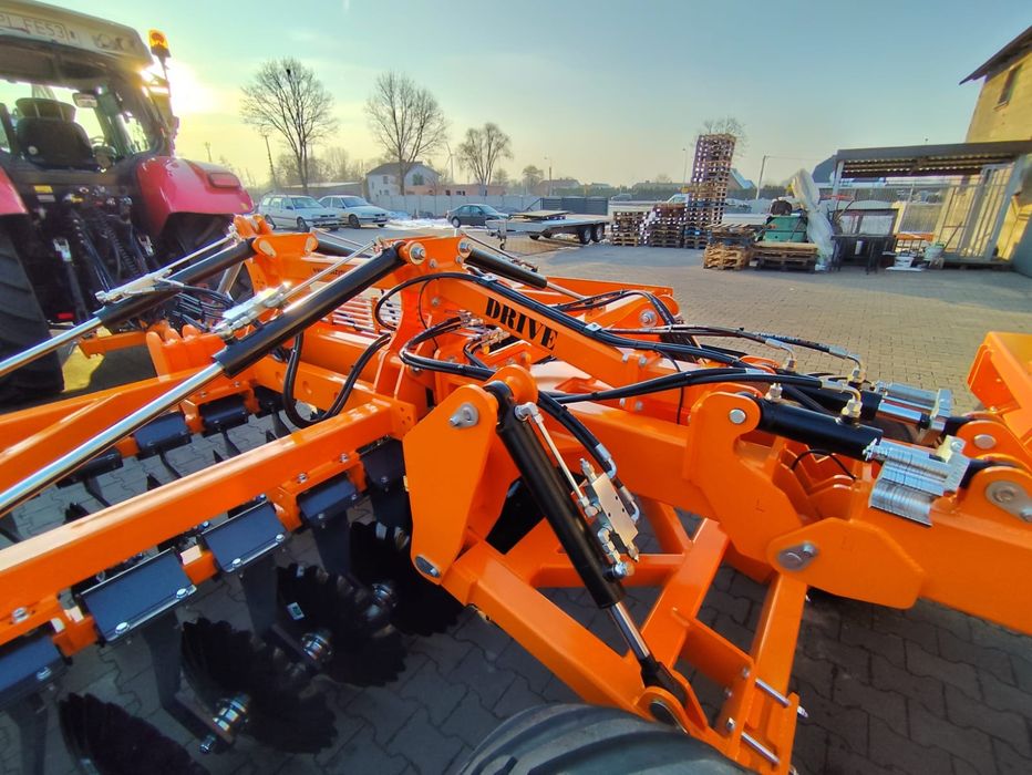 Brona talerzowa półzawieszana ROLY SARAH HYDRO DRIVE nie amazone