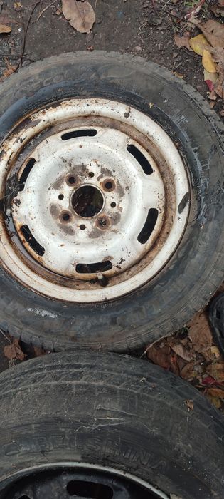 Продам диски з гумою ВАЗ R13 4*98 ЦІНА ЗА 4 ШТ.