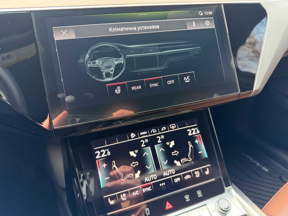 8
Audi Q8 e-tron 2023