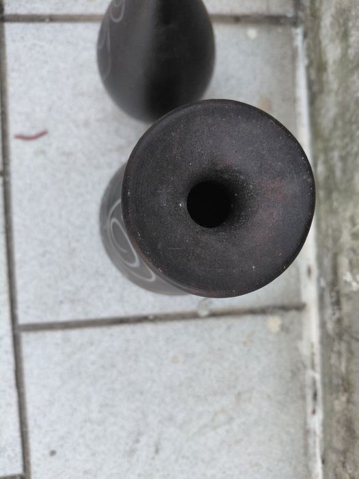 2 Bules pretos de sala com ligeiras marcas de uso 5€ as 2