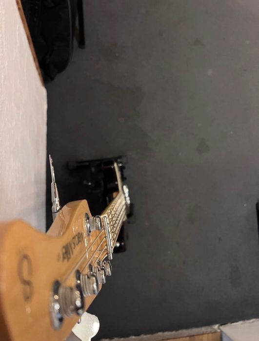 Marcus Miller V7