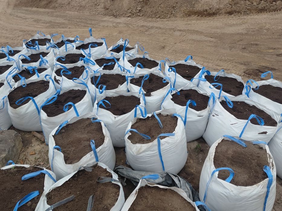 Terra preta crivada em bigbag
