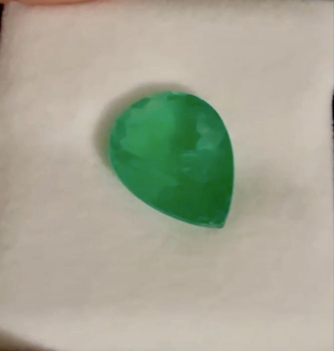 ESMERALDA  certificada 14.00 cts