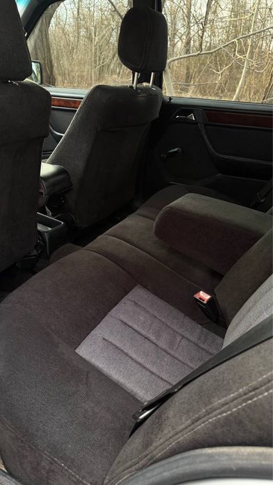 Продам MERCEDES 124