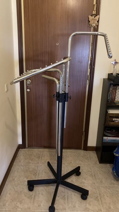 Expositor roupa giratorio