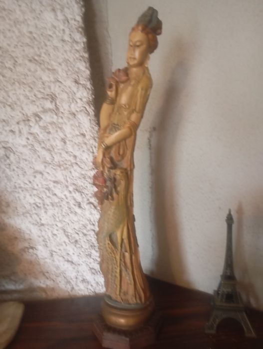 Vendo esta peça muita bonita bom estado