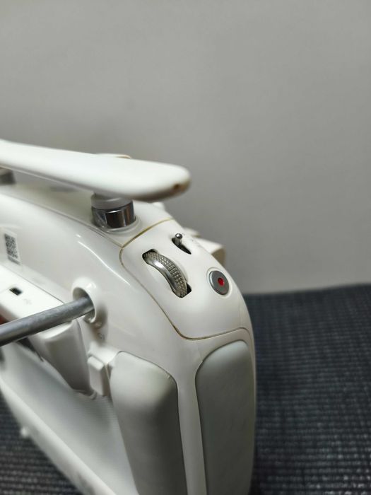 DJI Comando Phantom 3 (Adv e Pro)446591885326438403