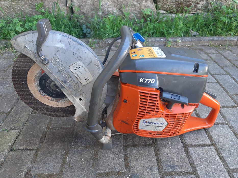 Correntes, Pistola de pregos Hilti, corta pedra, lixadora, rebarbadoras.