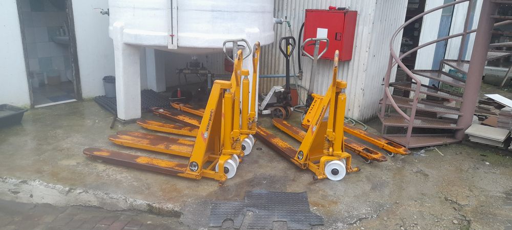 Porta paletes tesoura