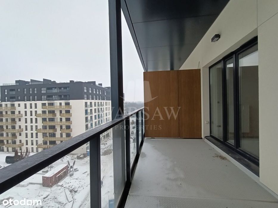 Redutowa: zupełnie nowe studio z balkonem