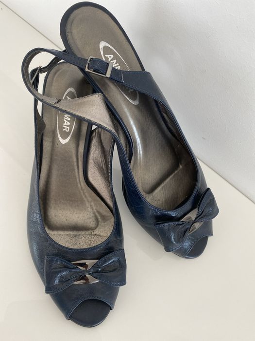 Sandałki na obcasie / 40