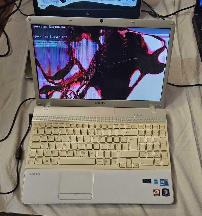 Zestaw 8 laptopów
