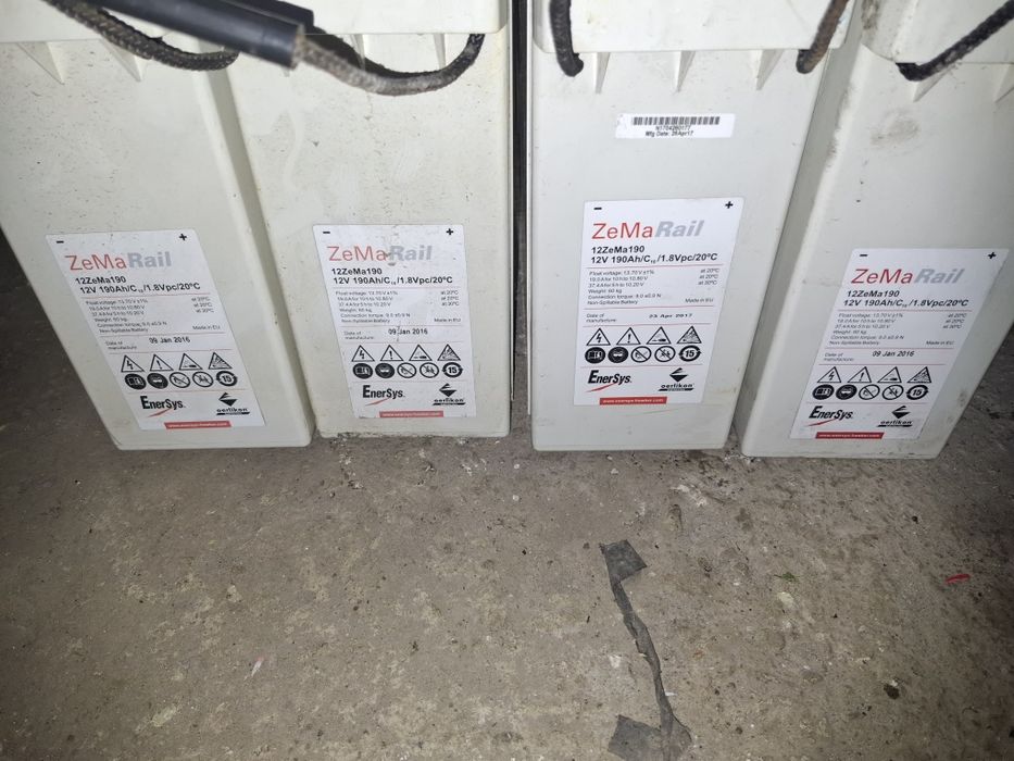 Акамулятори хороші 12v 190a.2.3кв.agm.ZemaRail.