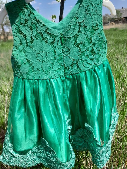 Святкове плаття для дівчинки