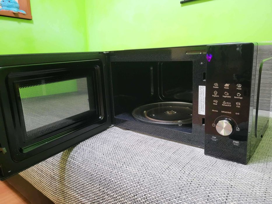 Kuchenka mikrofalowa HISENSE