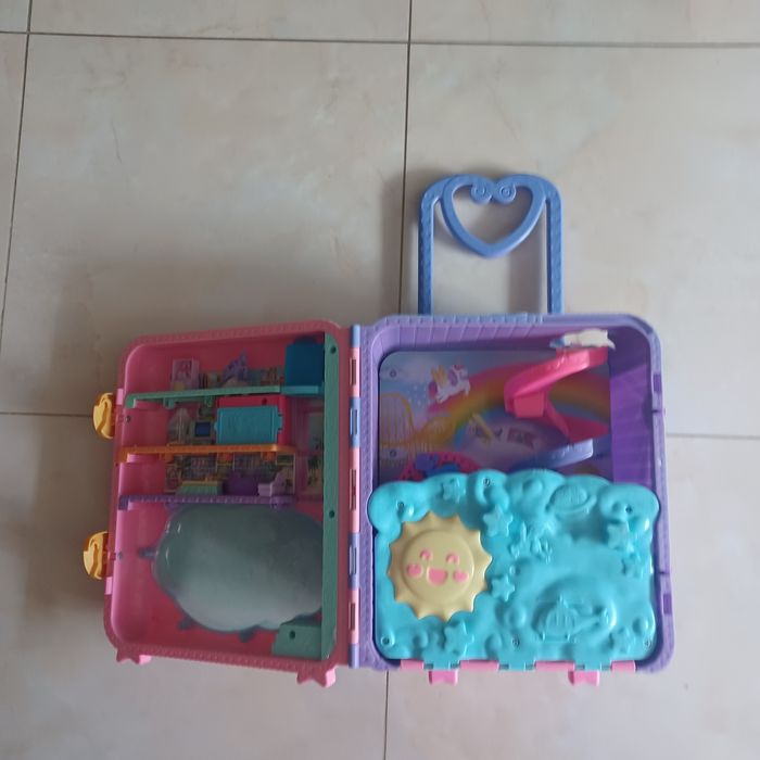 Walizka POLLY POCKET wakacyjny kurort/ bez akcesoriów
