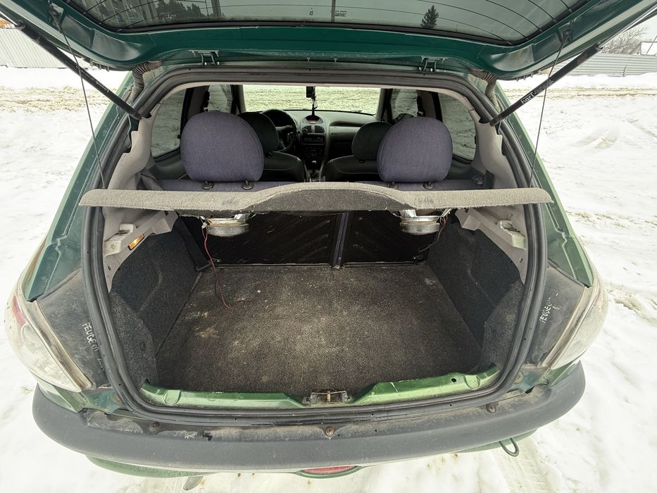 Peugeot 206 1.9дизель 2000року