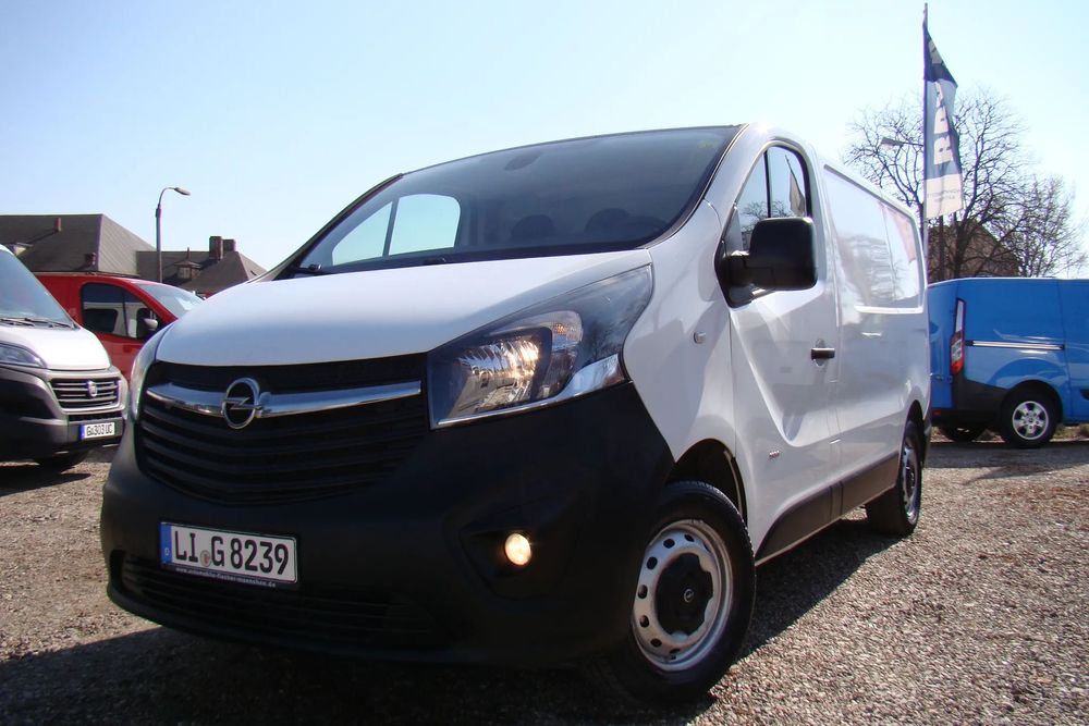 Opel Vivaro  Stan Idealny w Oryginale KLima Tempomat z Niemiec