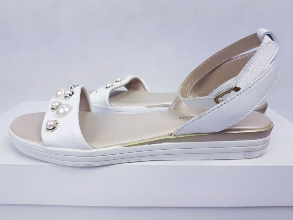 Sandały STUART WEITZMAN białe pwrły skóra 36