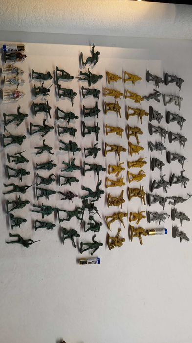 Солдатики hong kong понад 40 років 80 штук лот піхота німці британці