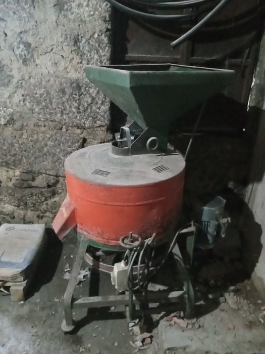 Moinho elétrico para desocupar