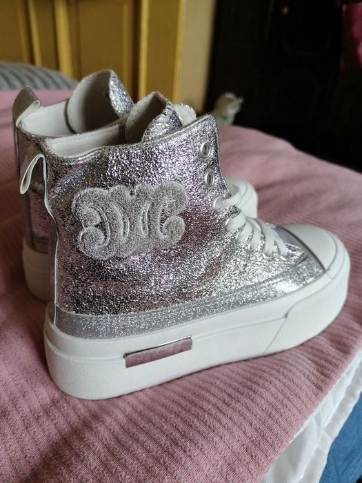 Buty na koturnie