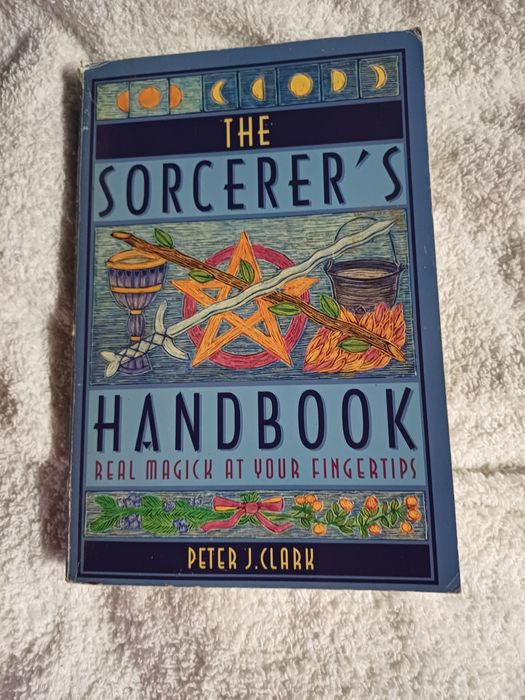 The Sorcerer Handbook64751965738241120