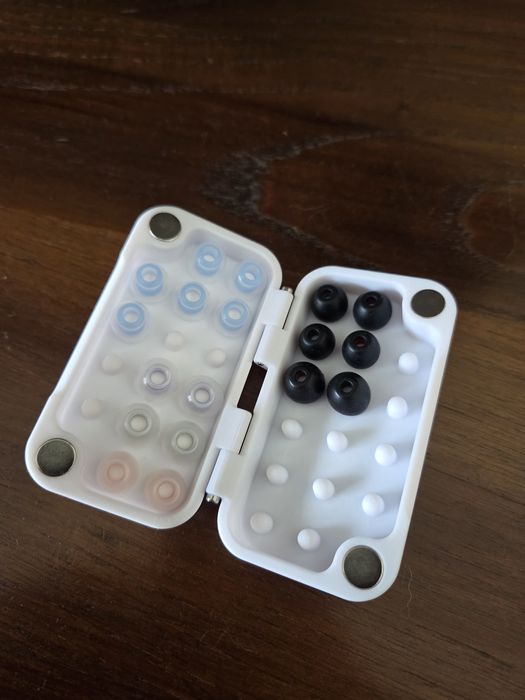 Headphone Ear-Tips Storage Box64409242723714122