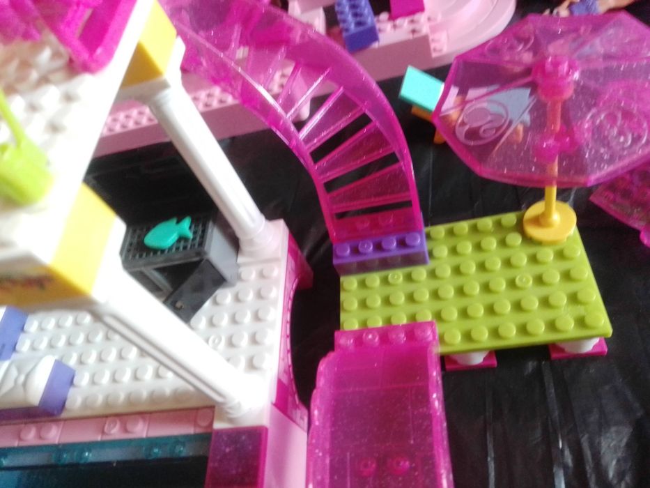 Mega blocks Barbie Festa na piscina  2 sets .