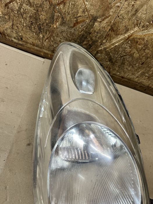 Передні фари Нісан Нот 1 Nissan Note I 2005-2009