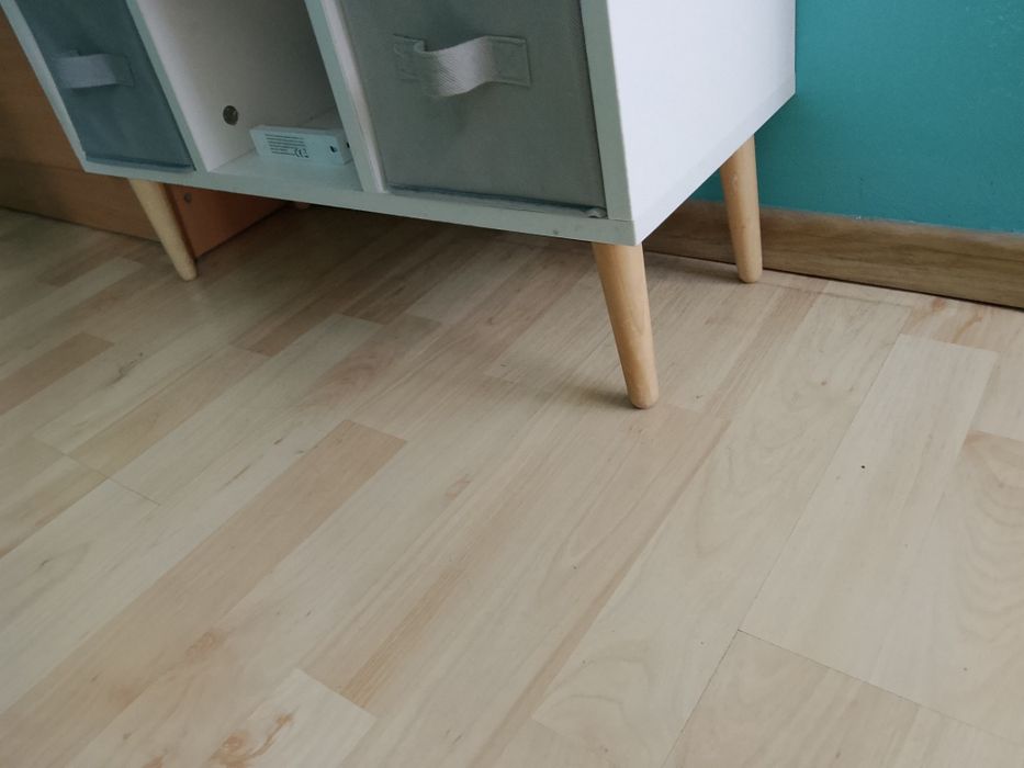 Szafka regał z pojemnikami Aktualne
