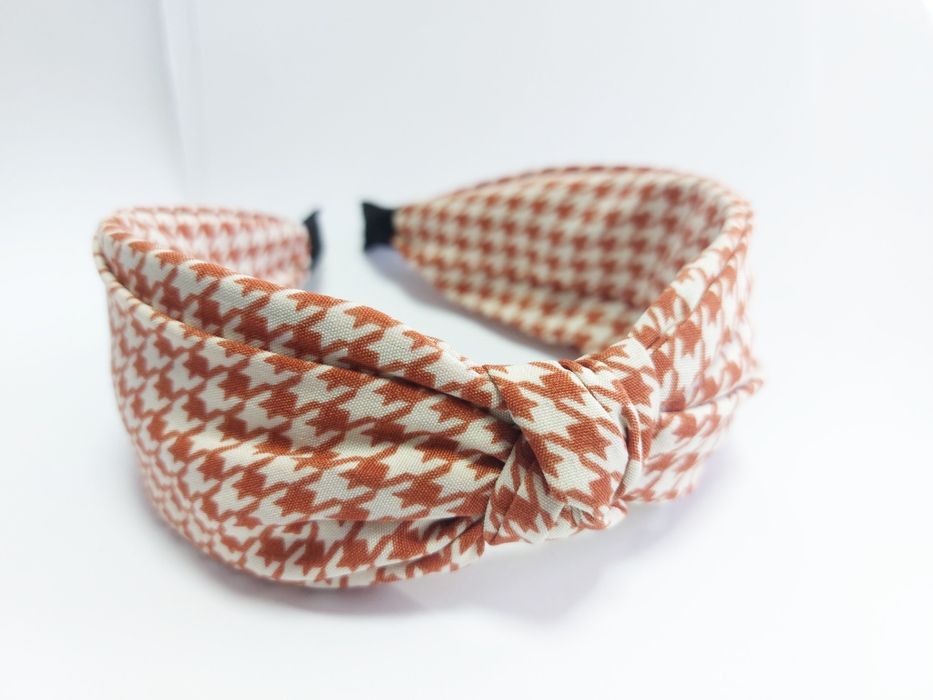 Bardzo szeroka opaska w pepitkę