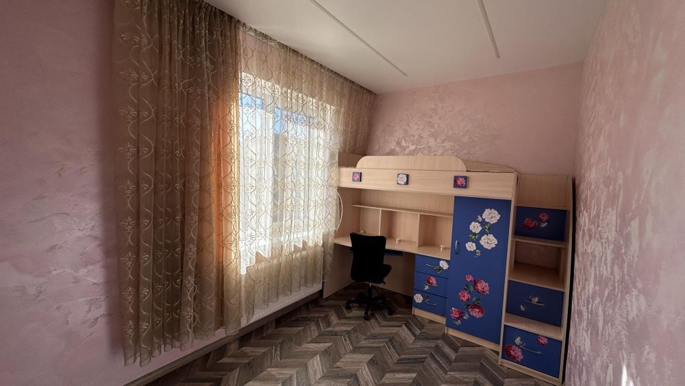 Здається чудовий 3 кімнатний Будинок на Весняному.