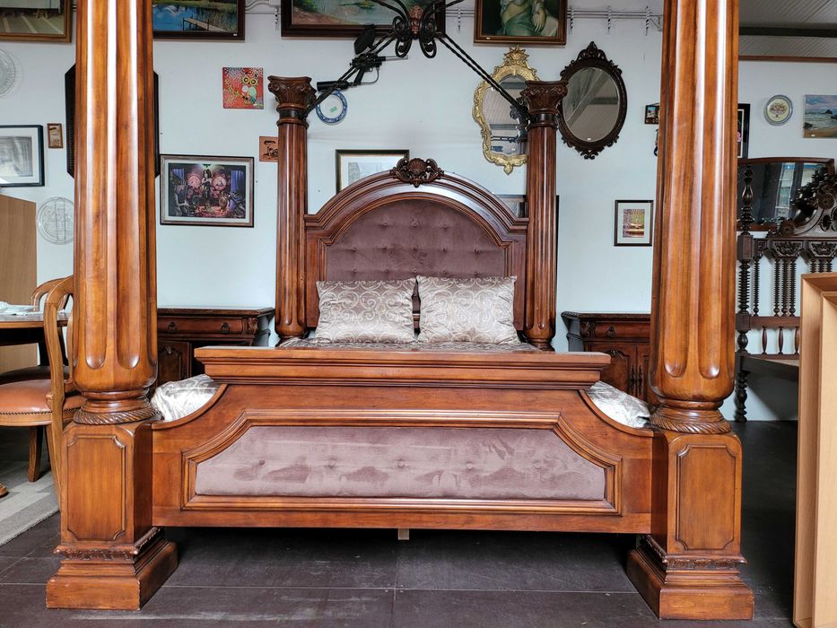 Imponente cama em madeira com dossel - óptimo estado e qualidade