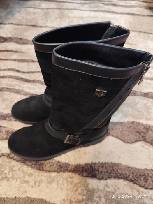 Зимові чобітки 39 розмір.