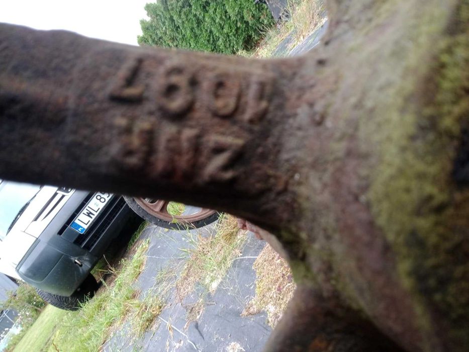 Oś i zwrotnica prawdopodobnie od przedwojennego wozu napisy made in canada logo firestone