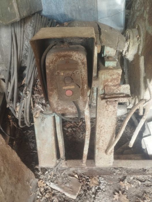 Продам бетономішалку шнекову 3 фазну в робочому стані