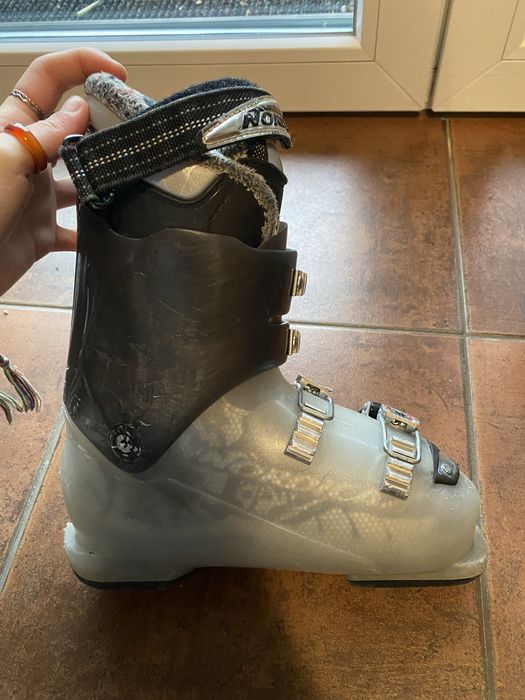 buty narciarskie dziecięce Nordica rozmiar 32-34