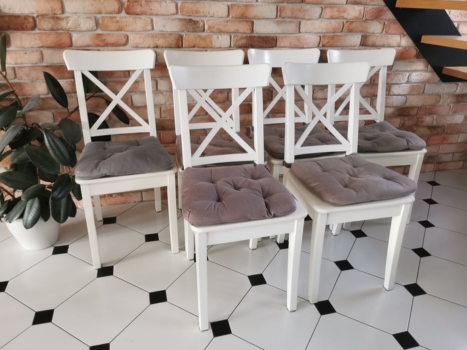 6 białych krzeseł Ikea Rosentorp