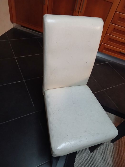 Mesa de jantar com cadeiras