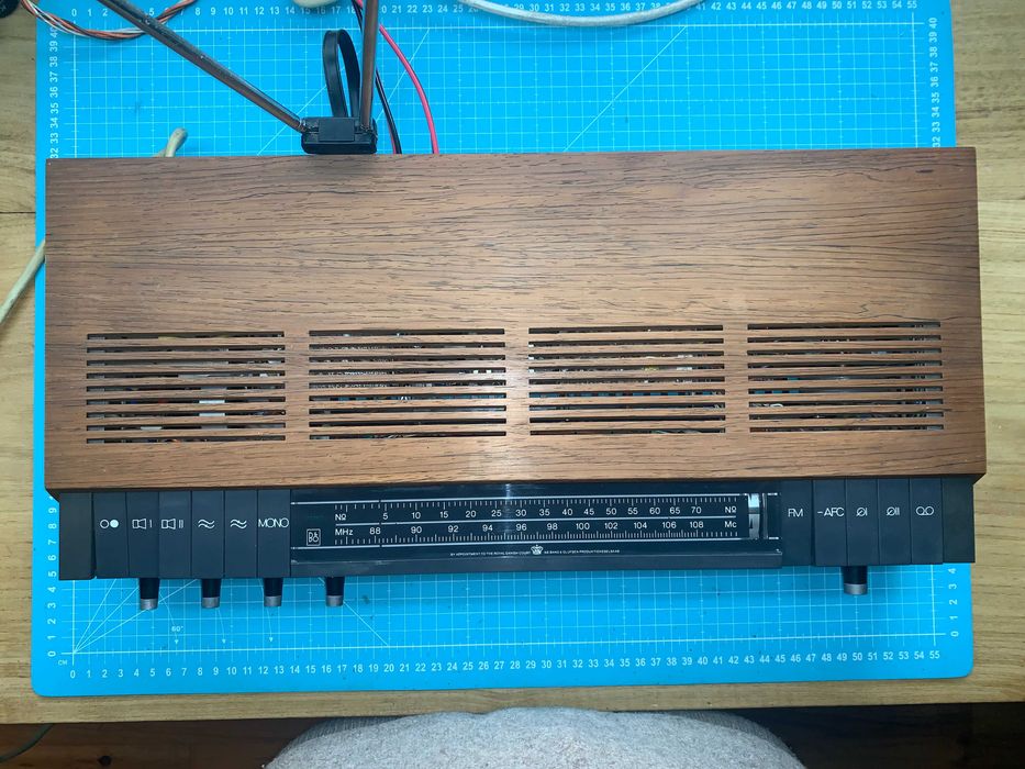 Rádio / amplificador Bang & Olufsen Beomaster 1000