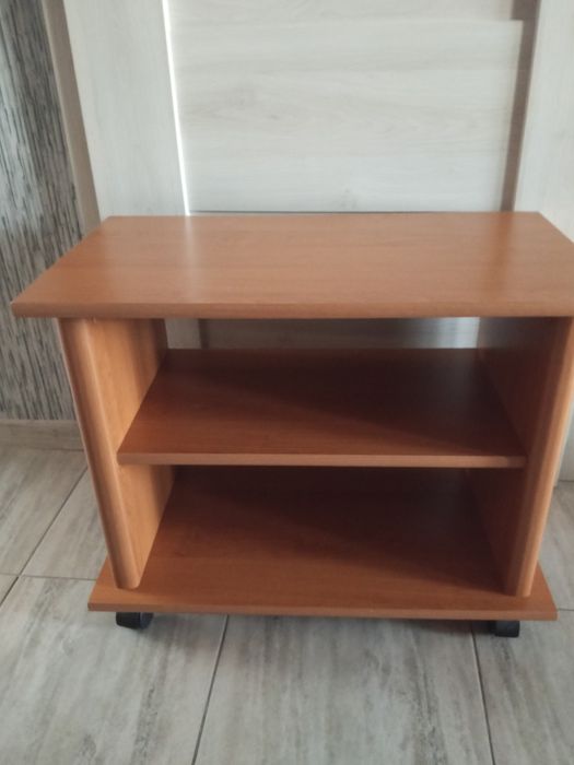 Półka na kółkach