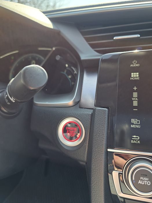 Продам хонда сивик 2017г.