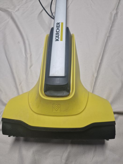 limpador de pátios elétrico Kärcher PCL 4.  Ideal para tirar verdete